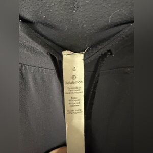lululemon athletica Black Leggings (Size 6)